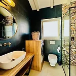 Vista Lovers Nest Apartment