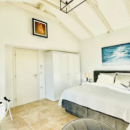 Vista Lovers Nest דירה